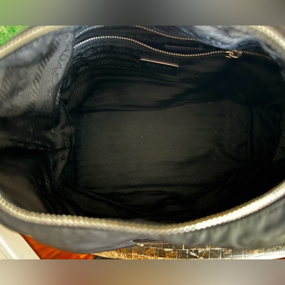 Vintage Prada Semitracolla Tessuto + Vitel Black Shoulder Bag - Picture 11 of 16